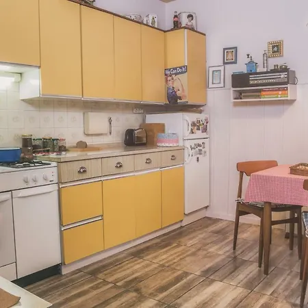Vintage Vila